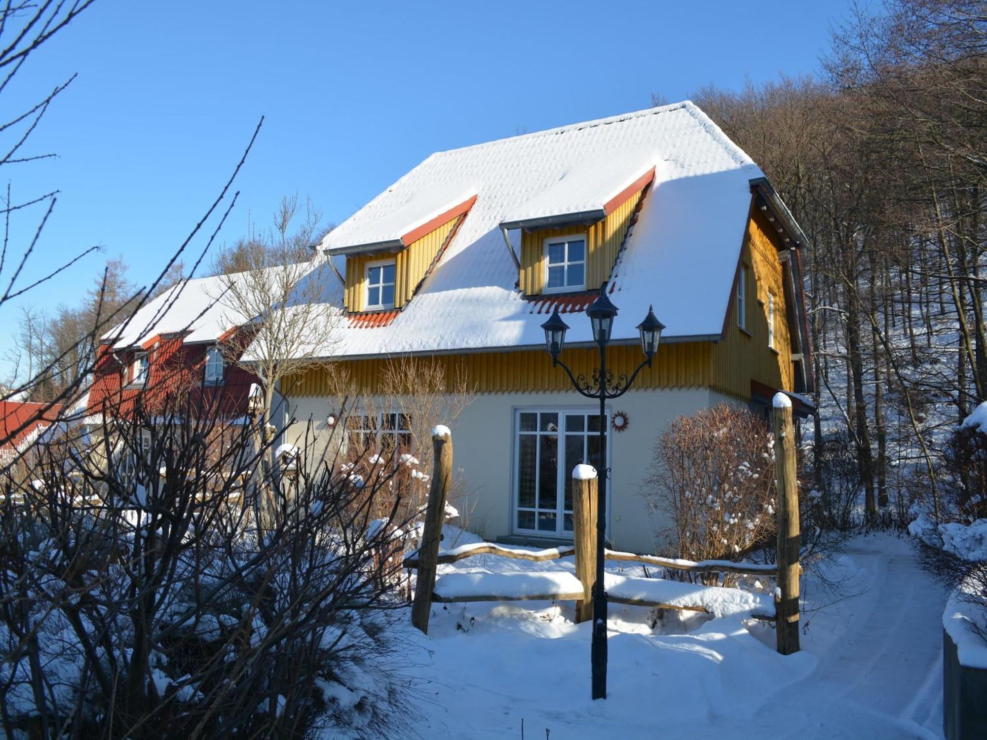 Holiday Home In Wernigerode With A Shared Pool Exterior foto